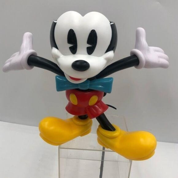 Disney Mickey Mouse Sipper Cup 90th Birthday cup - Picture 5 of 9